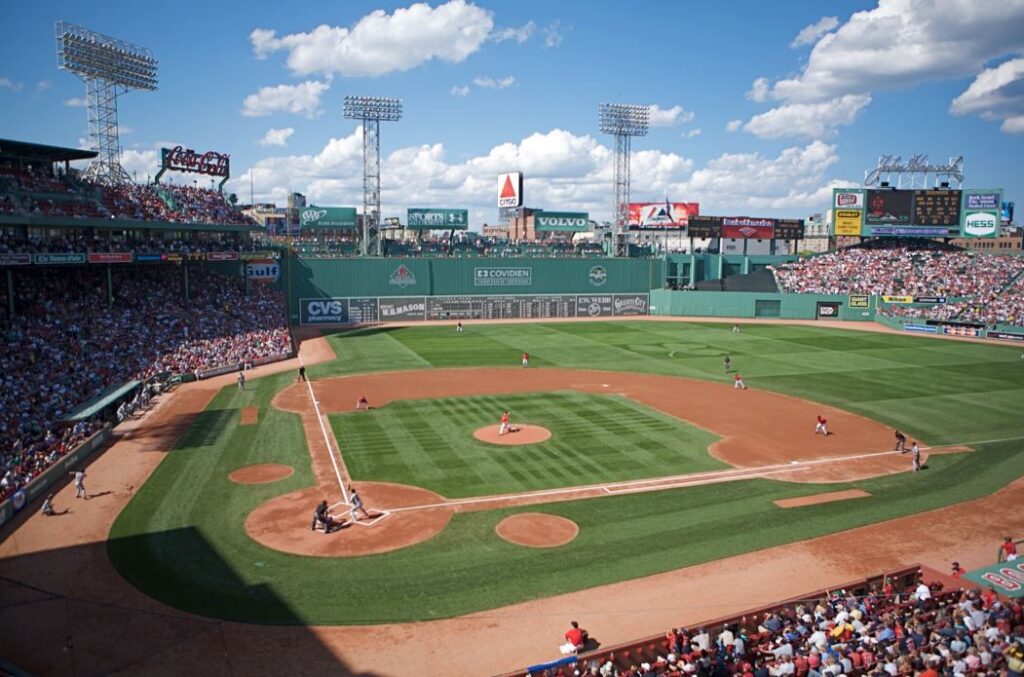 Top 10 U.S. Iconic Sports Venues Every Fan Must Visit